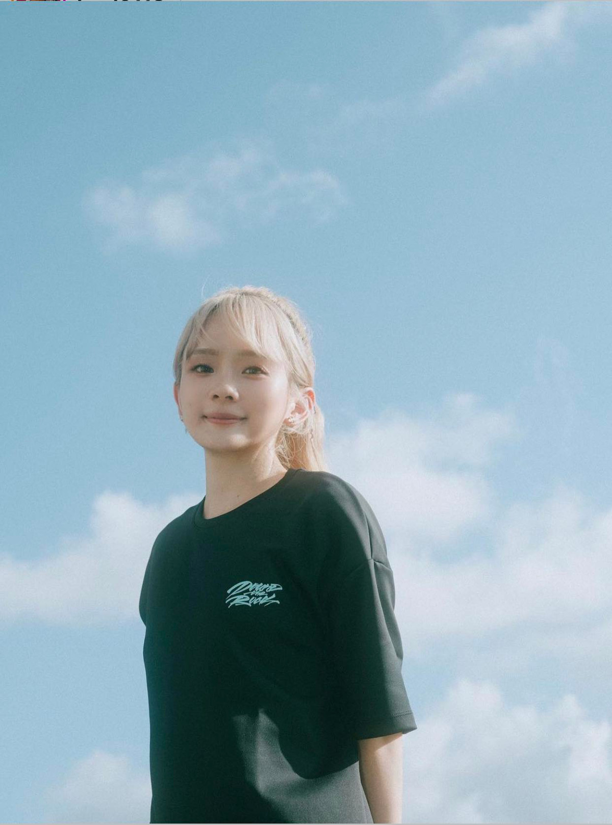 Trên trang Instagram cá nhân, nữ cầu thủ bóng rổ này thường xuyên đăng tải hình ảnh, video tập thể dục.