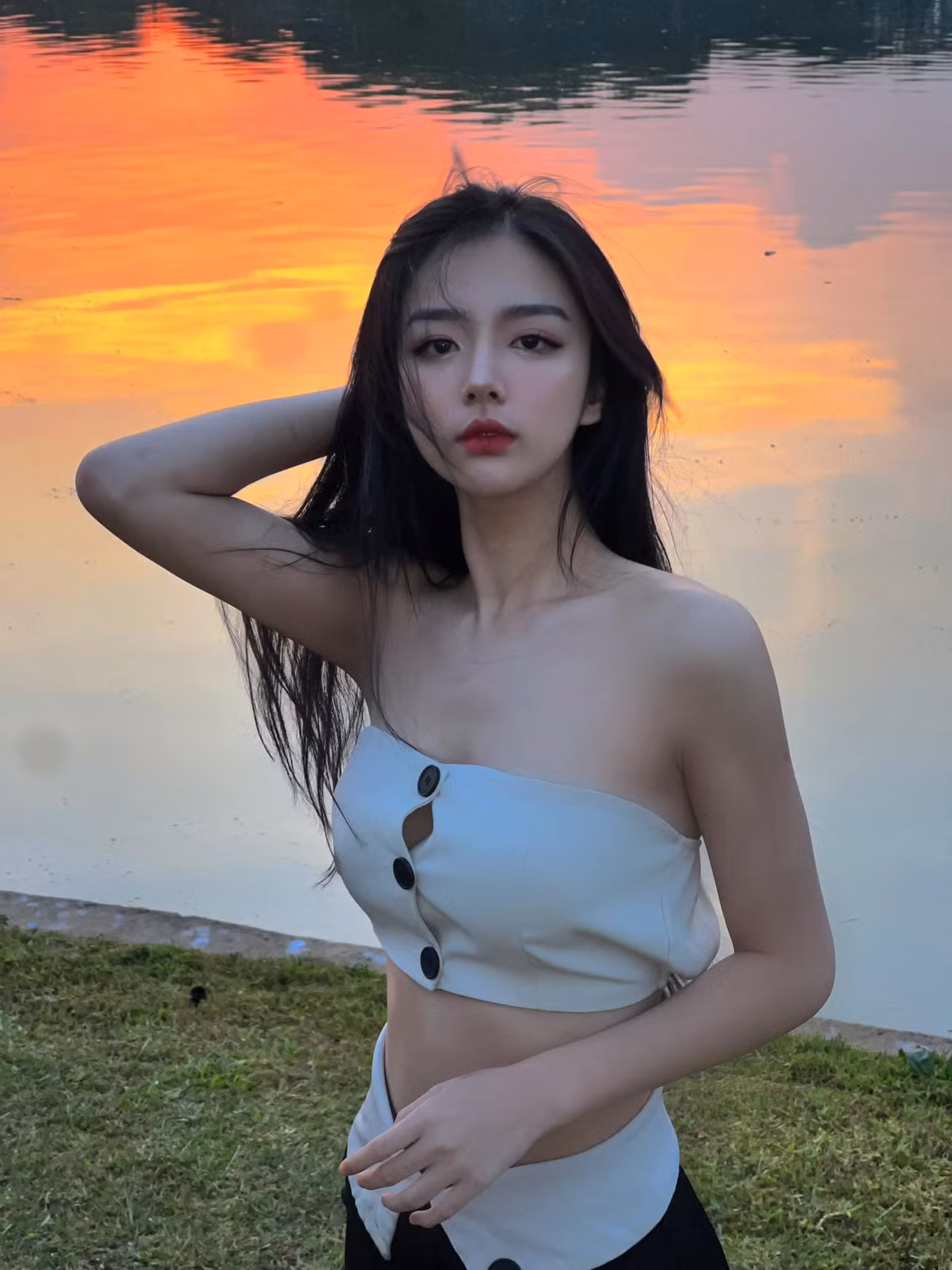 Hình ảnh đời thường của gái xinh Quảng Bình còn được một số trang báo quốc tế đăng tải.