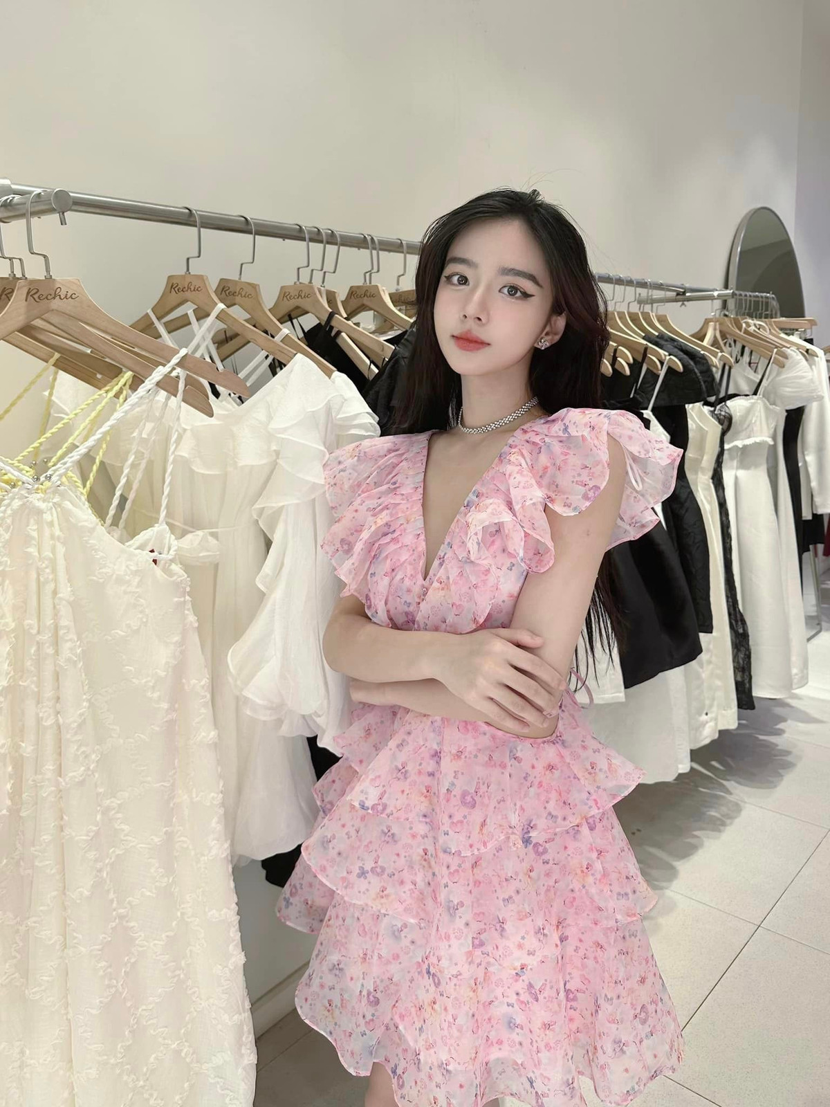 Những bức ảnh của cô được cư dân mạng tấm tắc khen ngợi và công nhận rằng cô gái này trổ mã.