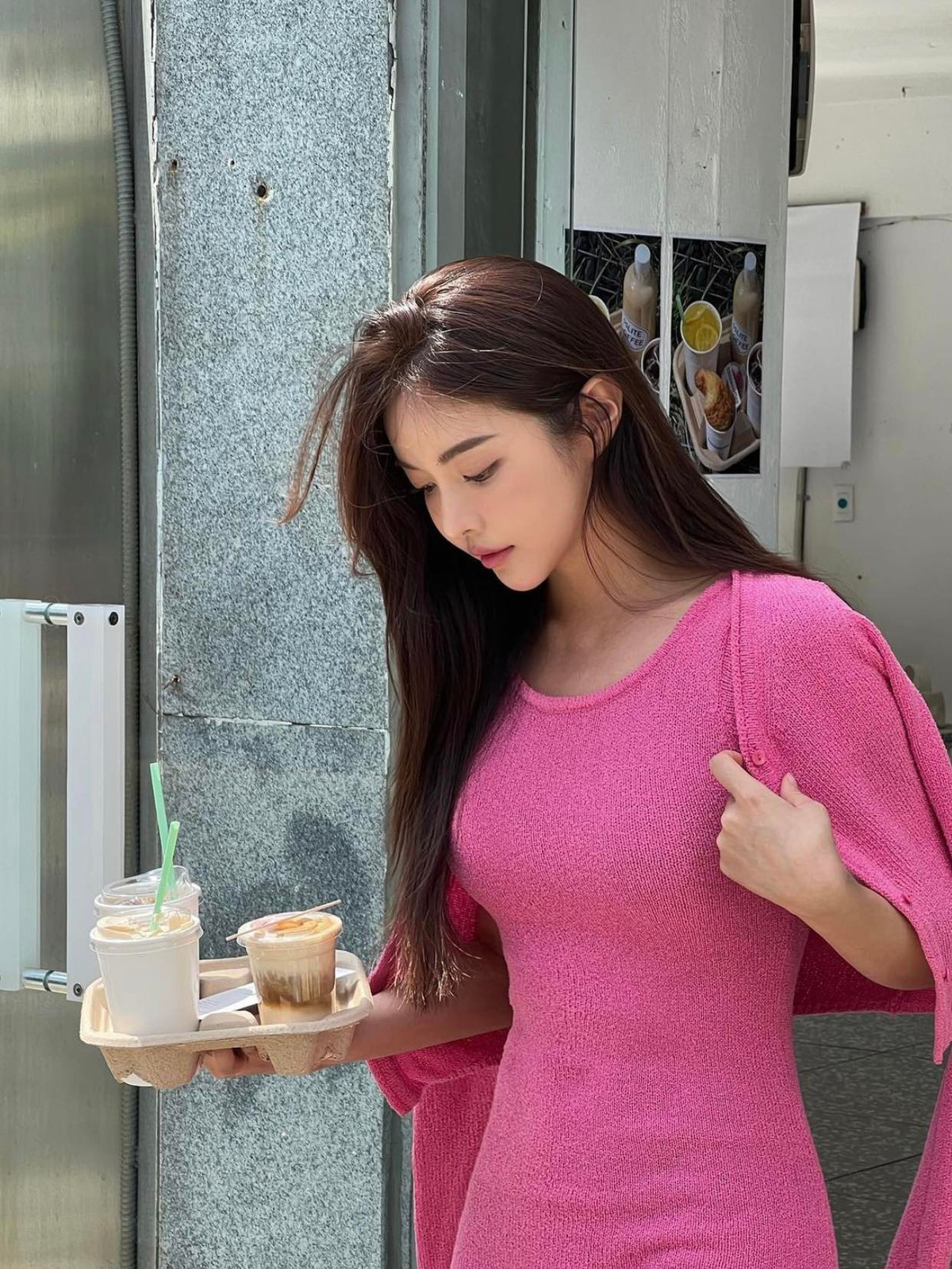 Jin Jin (tên thật là Jin Hee) nổi tiếng là "nữ hoàng đồ lót" của Hàn Quốc.