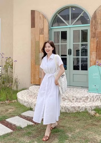 Nhiều bức hình Ha Neul tự chụp mẫu nội y với những kiểu dáng bắt mắt.