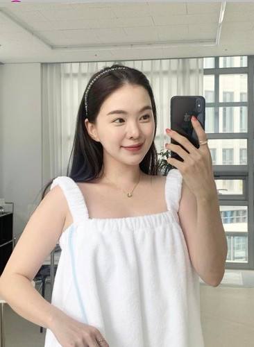 Ngoài diện mạo ăn ảnh, hút quảng cáo, Lee Ha Neul còn sở hữu một blog về làm đẹp rất được lòng fan.