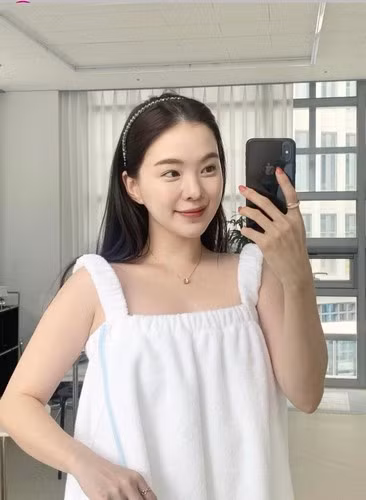 Ngoài diện mạo ăn ảnh, hút quảng cáo, Lee Ha Neul còn sở hữu một blog về làm đẹp rất được lòng fan.