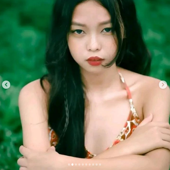 Rowena Padua chia sẻ rằng vẫn có những luồng quan điểm trái ngược nhau trên mạng. Có người yêu thích cô vì quá giống nữ ca sĩ Kpop, nhưng cũng có người... ghét cô.