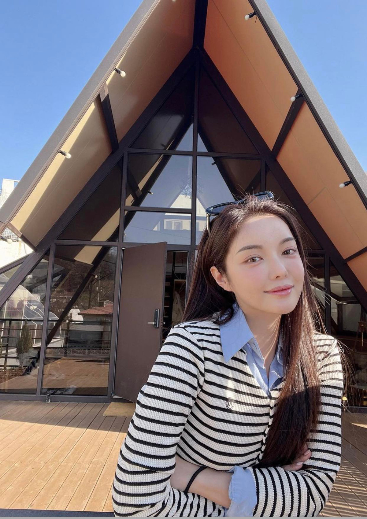 Nàng mẫu nội y được khen ngợi nhờ toát lên vẻ đẹp tự nhiên và khỏe khoắn.