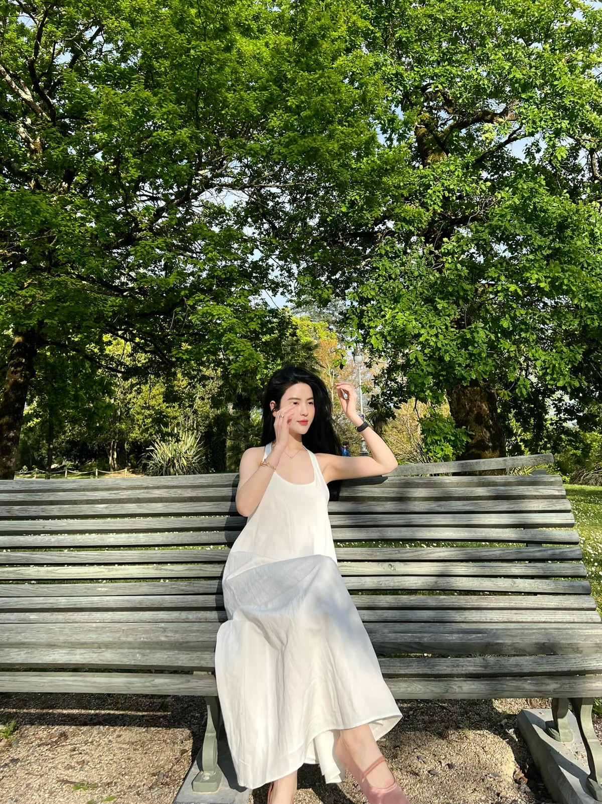 Trước đây Chu Thanh Huyền cũng thường xuyên có mặt trên khán đài trong các trận đấu của Quang Hải. Tuy nhiên thời gian gần đây cô nàng ít lộ diện trước công chúng, đồng thời trở thành nàng WAG lắm thị phi và gây tranh cãi nhiều hơn. Ảnh: FBNV