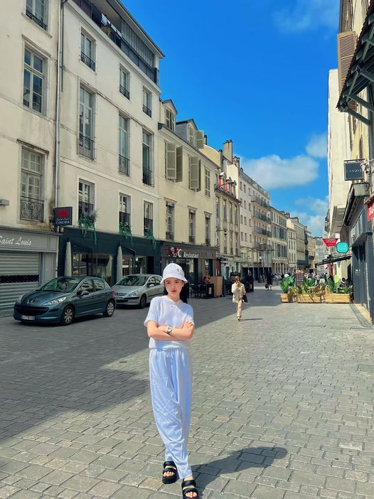 Đây là lần đầu tiên cô nàng xuất hiện sau ồn ào trên MXH và phải nhập viện. Ảnh: FBNV