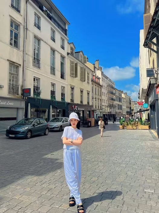 Đây là lần đầu tiên cô nàng xuất hiện sau ồn ào trên MXH và phải nhập viện. Ảnh: FBNV