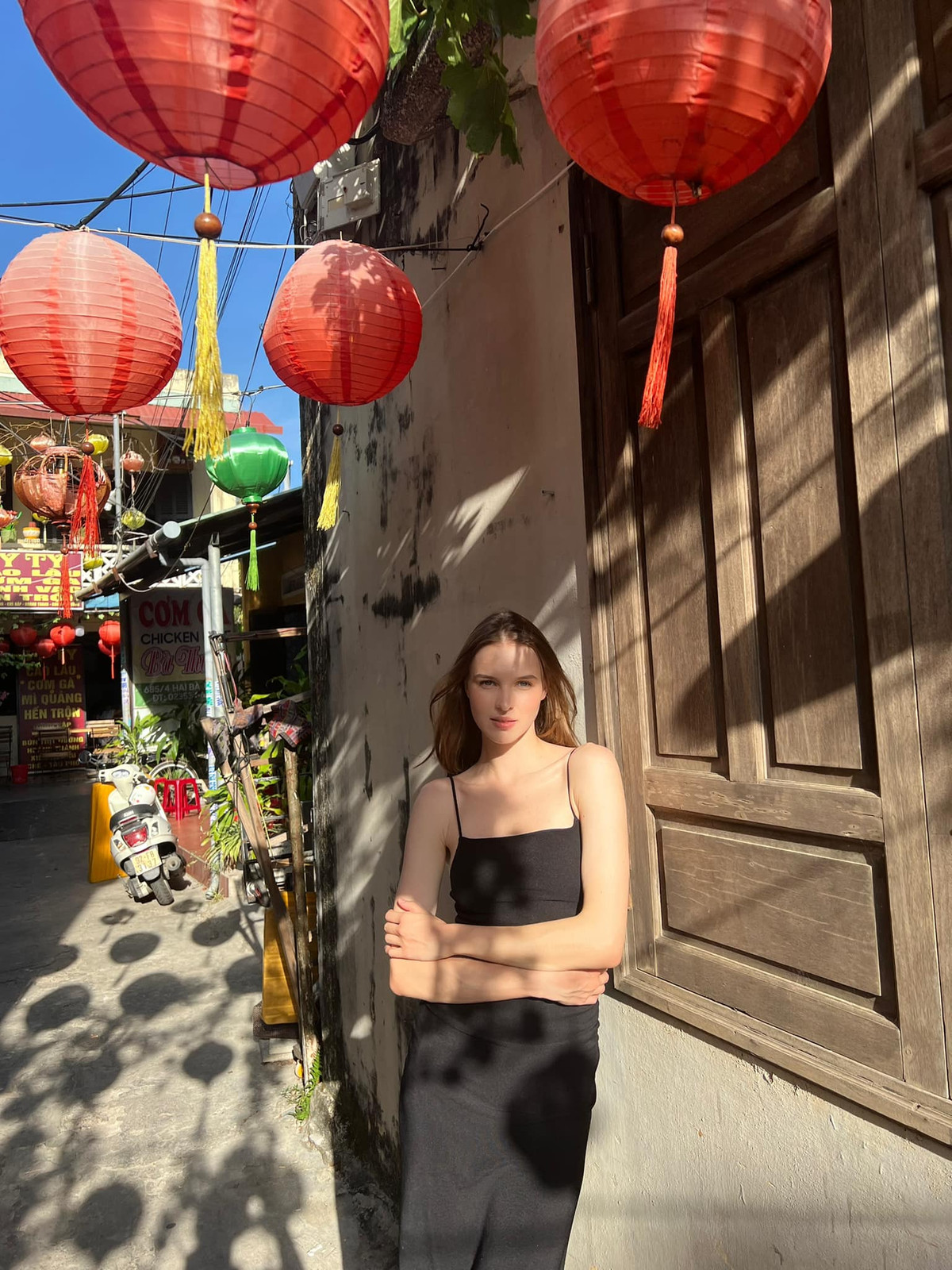 Cô thường tham dự các show diễn đình đám, chương trình truyền hình nổi tiếng.