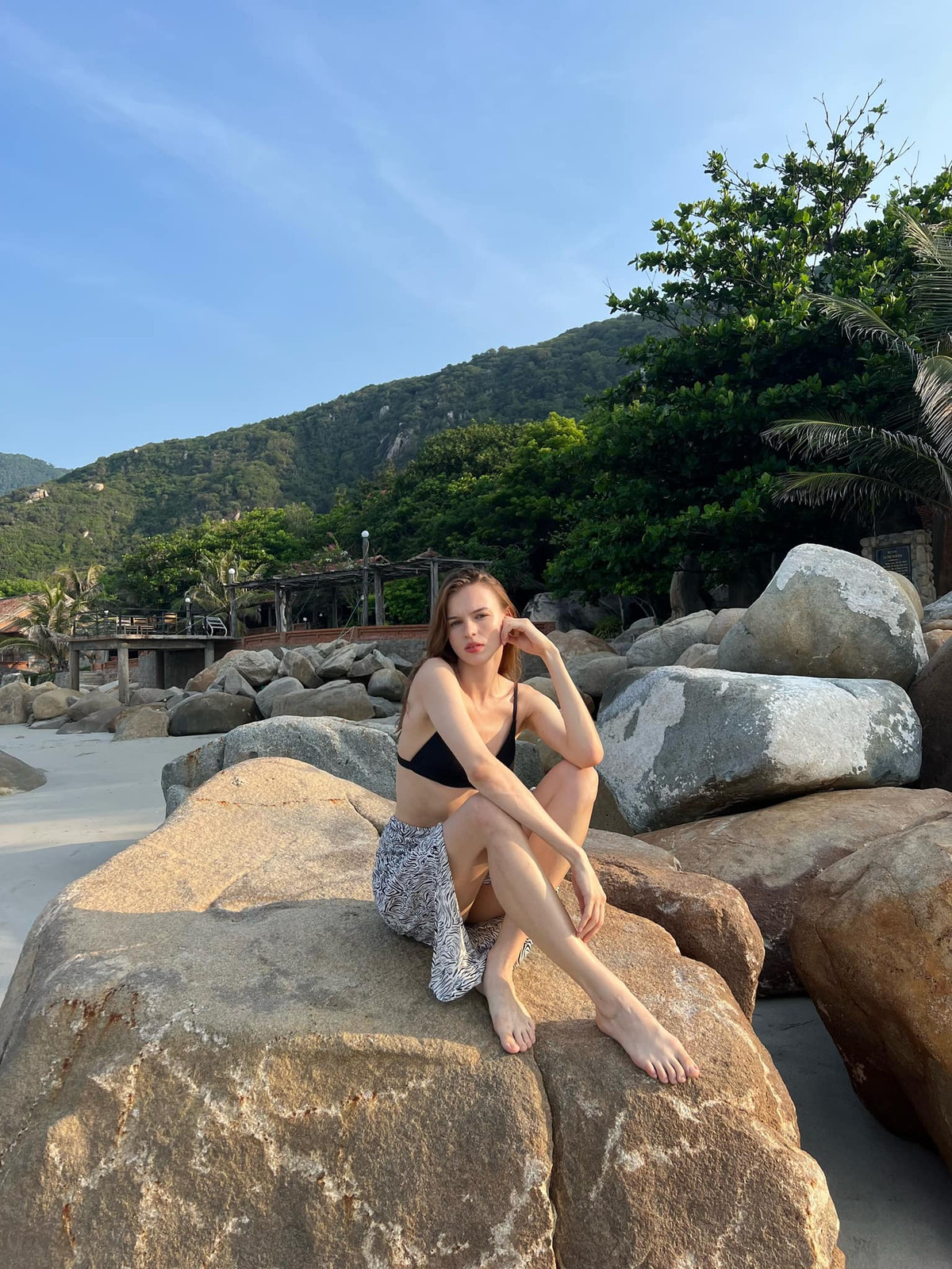 Đến Việt Nam cách đây 5 năm để du học theo diện trao đổi sinh viên, nhưng vì tình yêu với dải đất hình chữ S, gái xinh người Belarus rất yêu mến con người và đất nước Việt Nam.