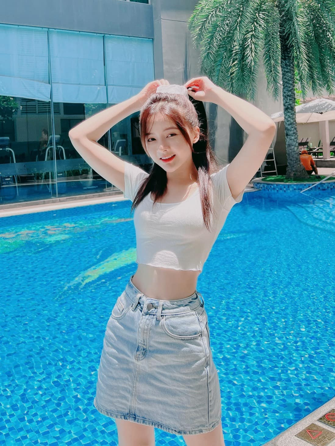 Ngoài ra, cô còn được mời làm mẫu chụp lookbook, bén duyên với web drama, trở thành diễn viên trẻ của FAPtv.