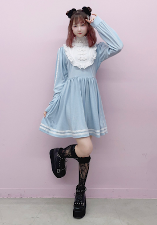 Cô gái trẻ nói thêm chỉ cần sau 3 ca phẫu thuật làm đẹp, ngoại hình của cô đã thay đổi ngoạn mục và khiến mọi định kiến trước đây về mình thay đổi.