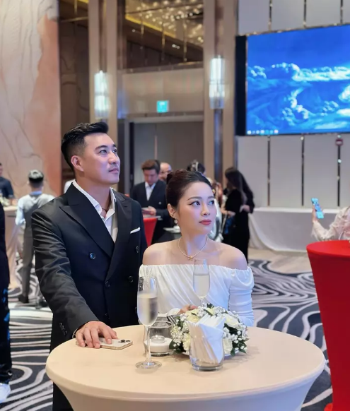 Cả 2 cùng nhau dự sự kiện, visual đẹp đôi nhận về nhiều lời khen từ người theo dõi.