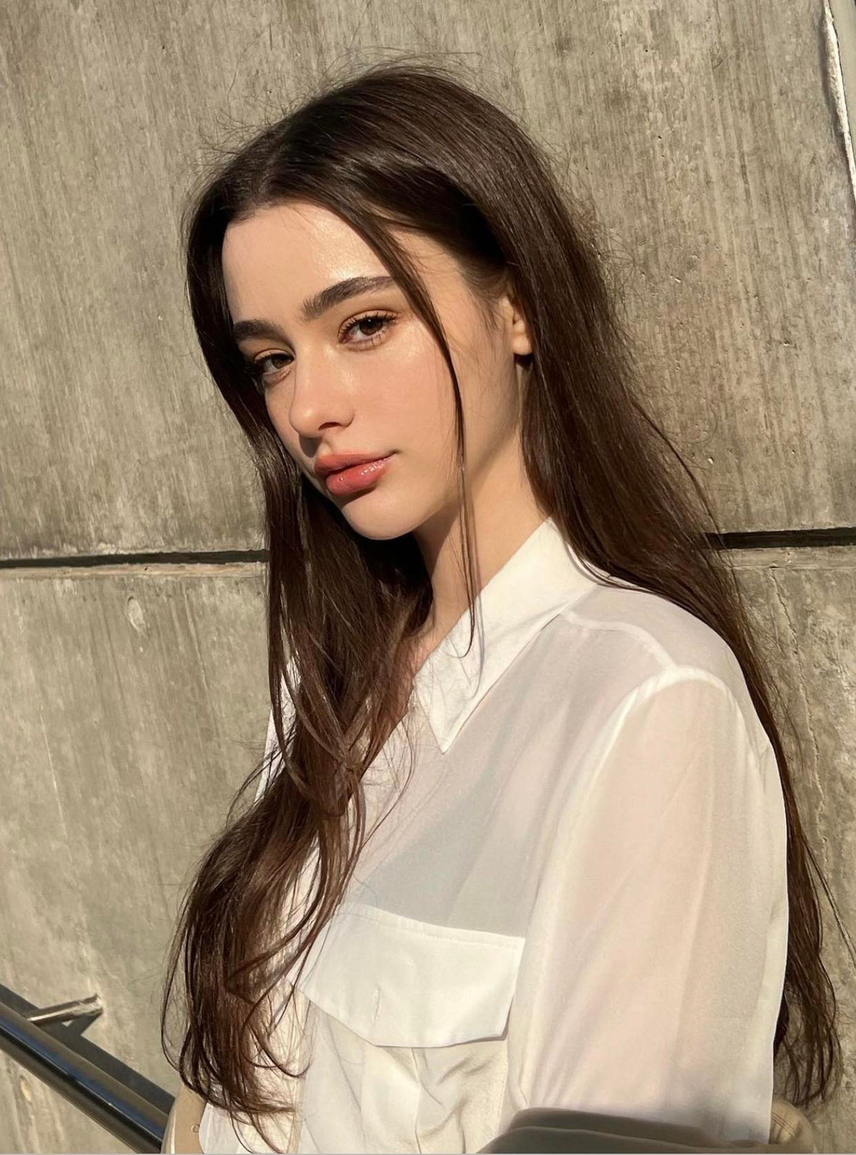 Cô nàng người mẫu Nga nổi tiếng nhờ ngoại hình xinh đẹp đã thu hút 5 triệu người theo dõi trên Instagram cá nhân.