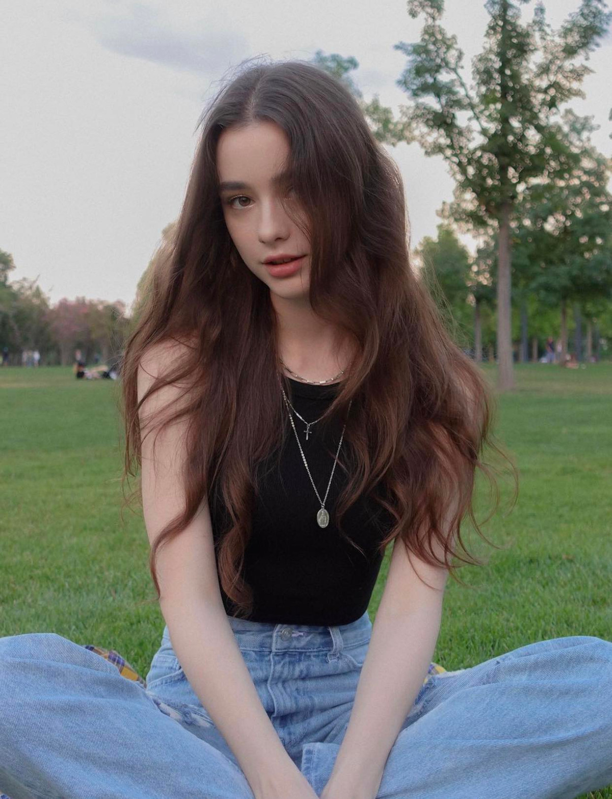 Người đẹp nước Nga không hoạt động nghệ thuật tại quê nhà, Dasha Taran chủ yếu hoạt động tại Hàn Quốc.