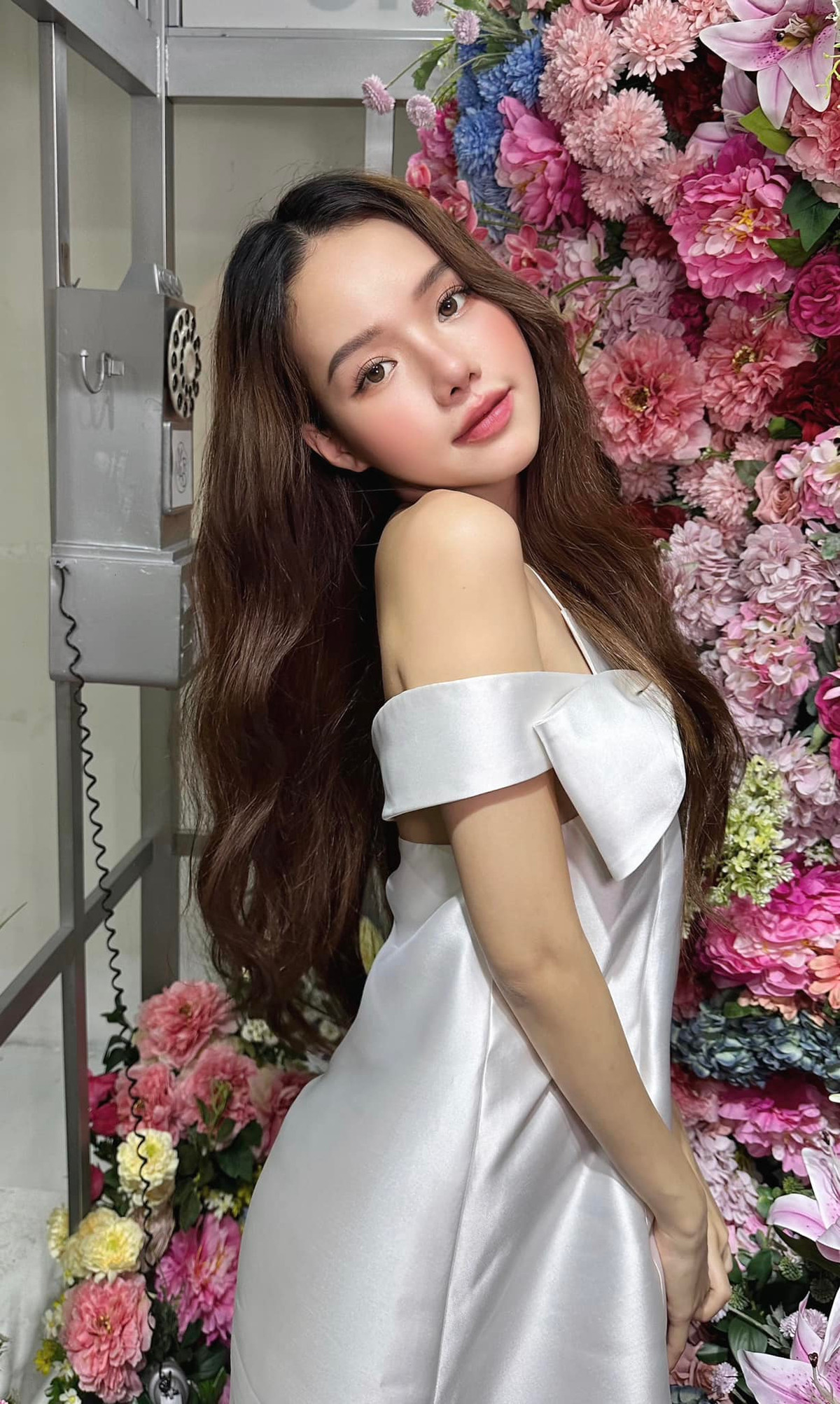 Theo đó cô nàng đã chi 300 triệu đồng để sang Hàn Quốc làm mũi lần thứ 2 vì không ưng với chiếc mũi từng sửa trước đó.