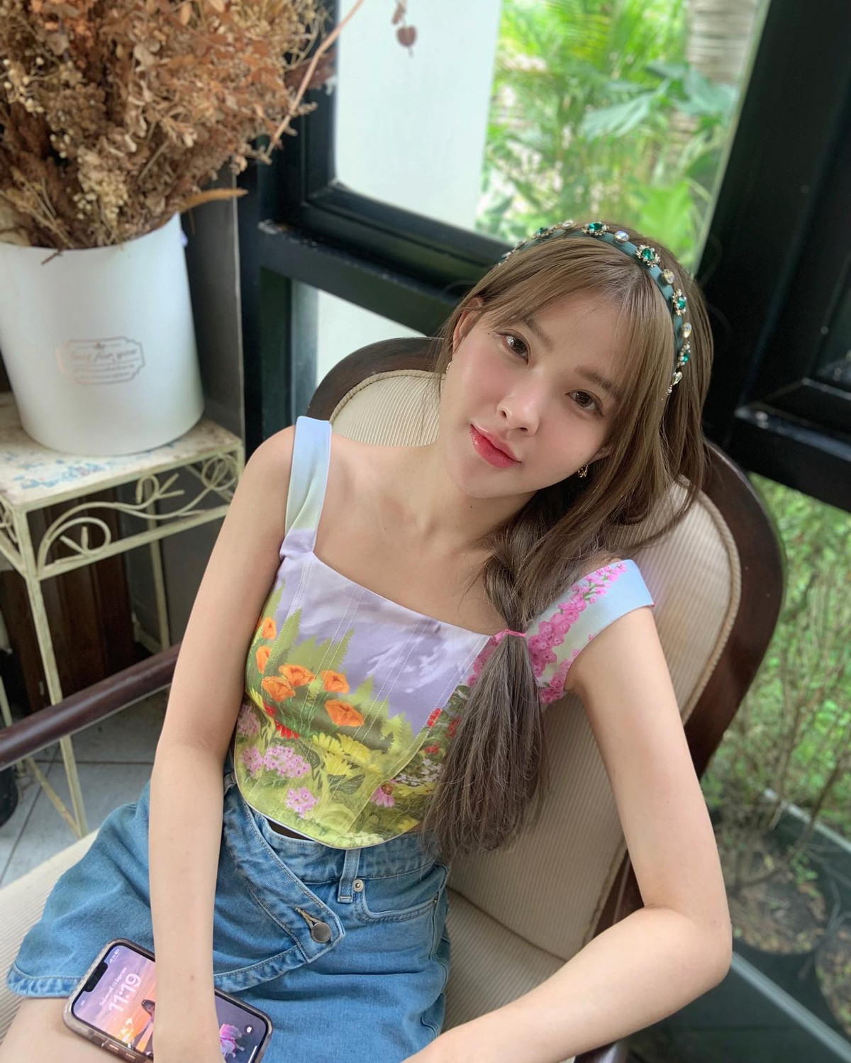 Được biết nữ MC Thái Lan này là hoa đã có chủ, chính điều này cũng khiến không ít chàng trai nuối tiếc.