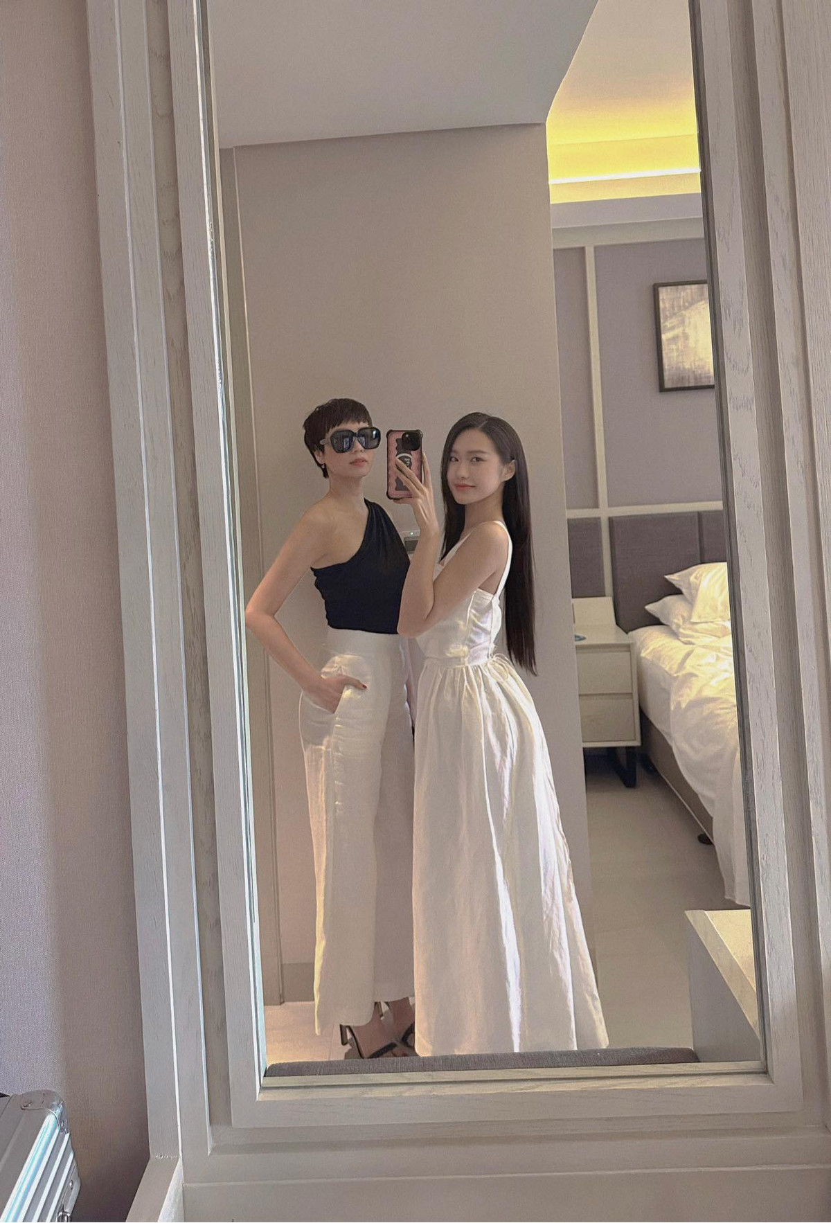 Người đẹp Hà thành được nhận xét thừa hưởng nhiều nét đẹp từ mẹ Mai Đoàn.