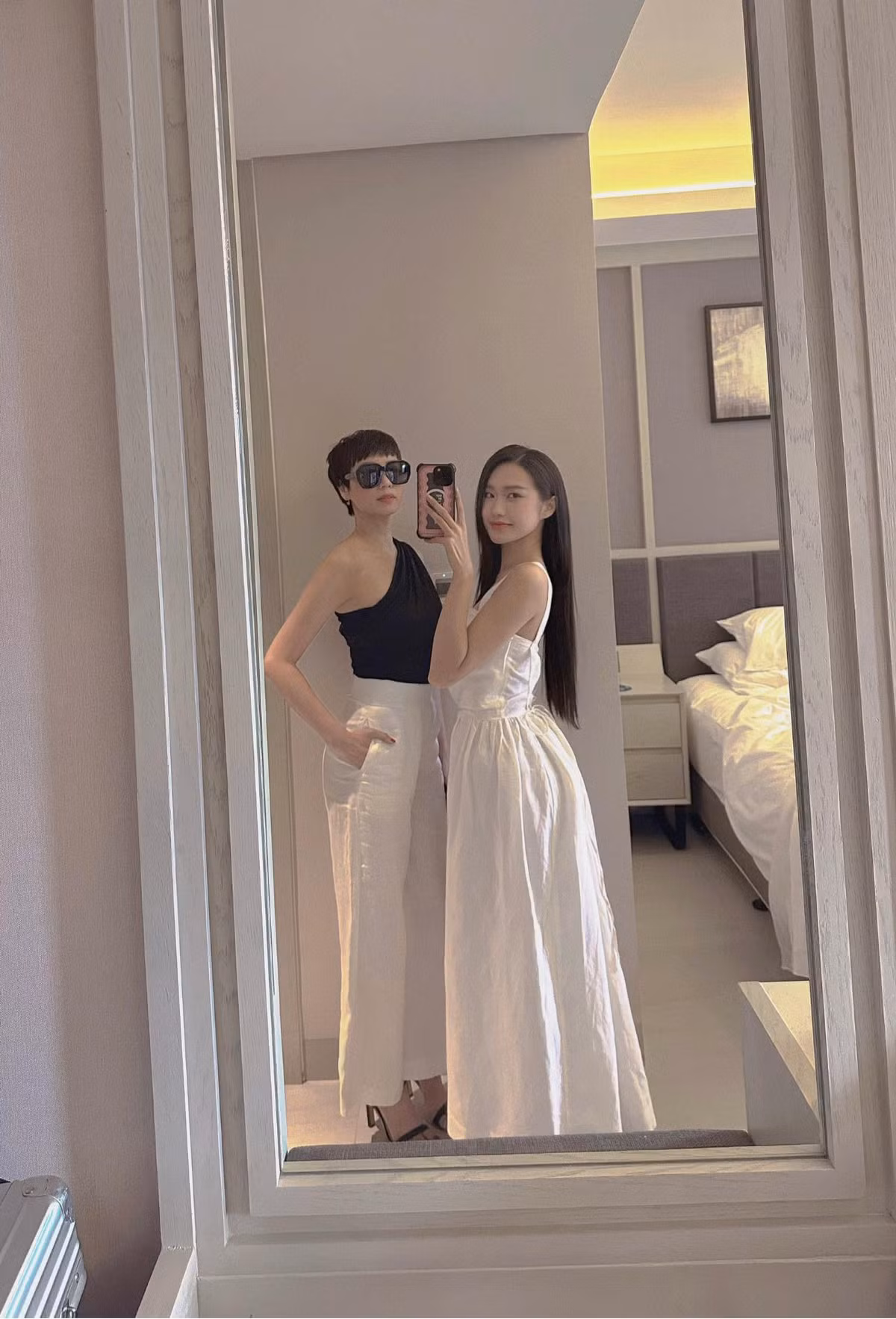 Người đẹp Hà thành được nhận xét thừa hưởng nhiều nét đẹp từ mẹ Mai Đoàn.