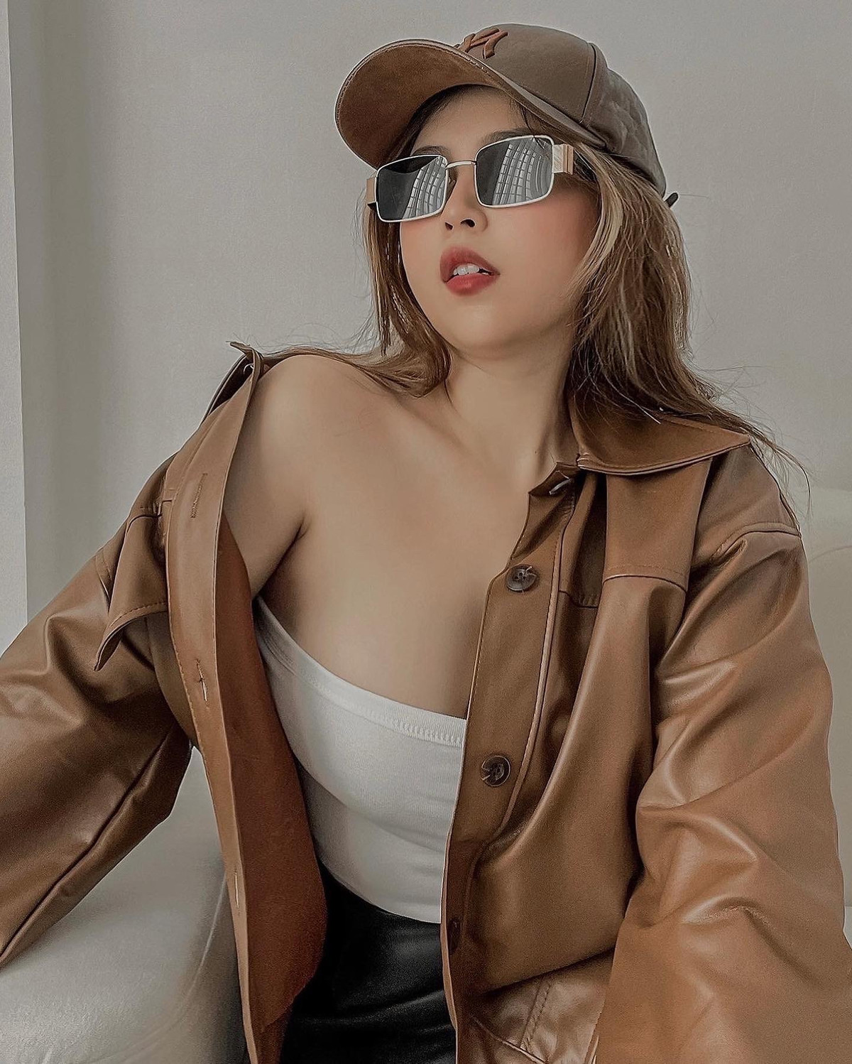 Theo đuổi hình ảnh gợi cảm nhưng Ngọc Huyền vẫn đặt sự phù hợp lên hàng đầu cùng với đó là sự tinh tế.