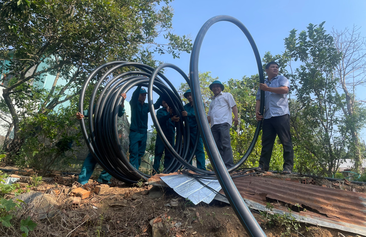 Cơ quan chức năng huyện Đạ Huoai đã đấu nối từ thượng nguồn suối Đạ M’ri theo đường ống hơn 600 mét bơm nước trực tiếp về Trạm cấp nước Đạ M’ri.