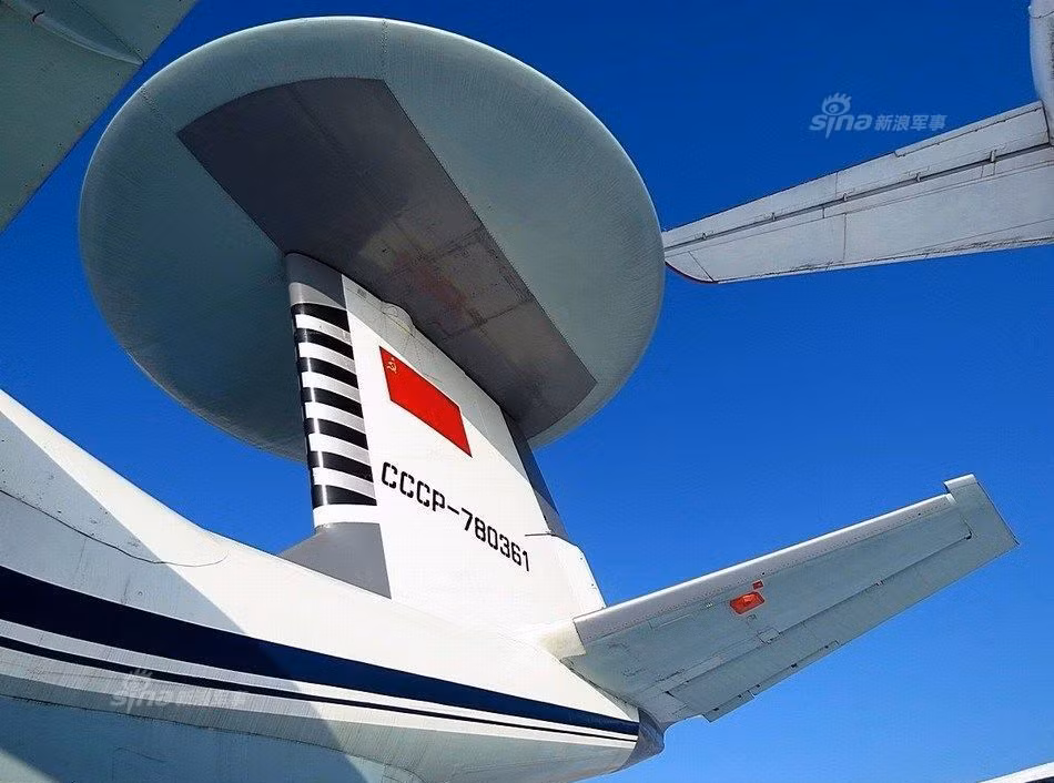 Hiện các thông số kỹ thuật của máy bay An-71 này vẫn còn khá mù mờ, dự án chế tạo An-71 đã bị hủy bỏ ngay sau khi Liên Xô tan rã và nguyên nhân tại sao dự án An-71 này bị hủy bỏ vẫn còn là điều bí ẩn, nhiều chuyên gia cho rằng vấn đề không nằm ở khả năng tài chính của Nga sau này mà do chiếc An-71 này gặp phải khá nhiều vấn đề về mặt kỹ thuật nên nó không được đưa vào sản xuất hàng loạt. Nguồn ảnh: Sina.