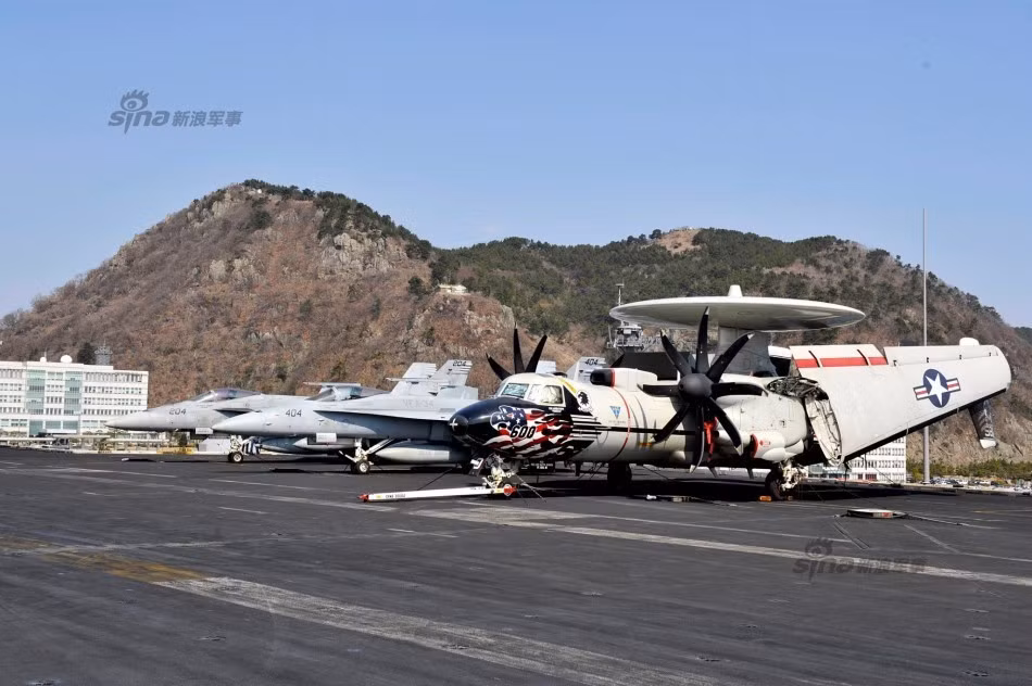 Ngoài ra, đầu tuần vừa rồi trên các trang truyền thông quốc tế còn đưa tin về việc đặc nhiệm Mỹ tập luyện với kịch bản... tấn công Triều Tiên. Rõ ràng những hành động của Mỹ ít nhất cũng phần nào làm cho các đồng minh của họ ở châu Á Thái Bình Dương "yên tâm" hơn phần nào. Nguồn ảnh: Sina.