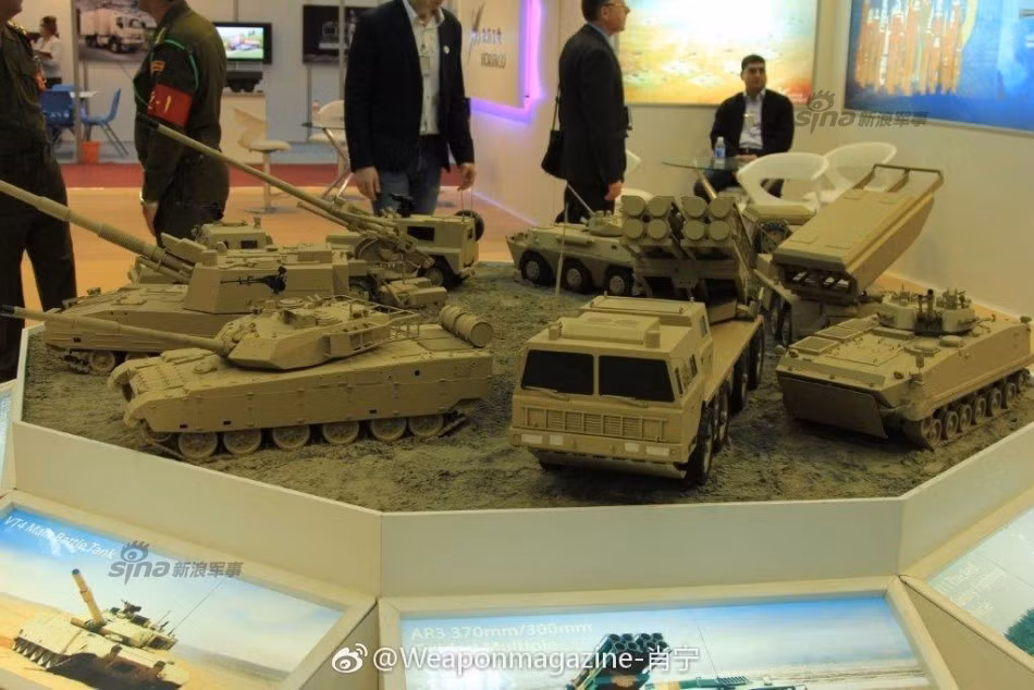 Những vũ khí Trung Quốc mang tới triển lãm lần này lại chủ yếu là các loại thiết giáp chở quân, xe tăng chủ lực, tên lửa và pháo tự hành. Nguồn ảnh: Sina.