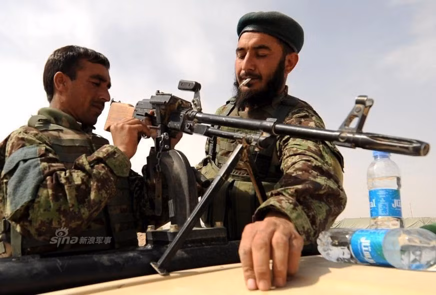 Ngoài ra, trong biên chế của lực lượng Quân đội Afghanistan còn có sử dụng rất nhiều các loại vũ khí, khí tài của Liên Xô cũ để lại từ những năm 80 của thế kỷ trước. Nguồn ảnh: Chinadaily.