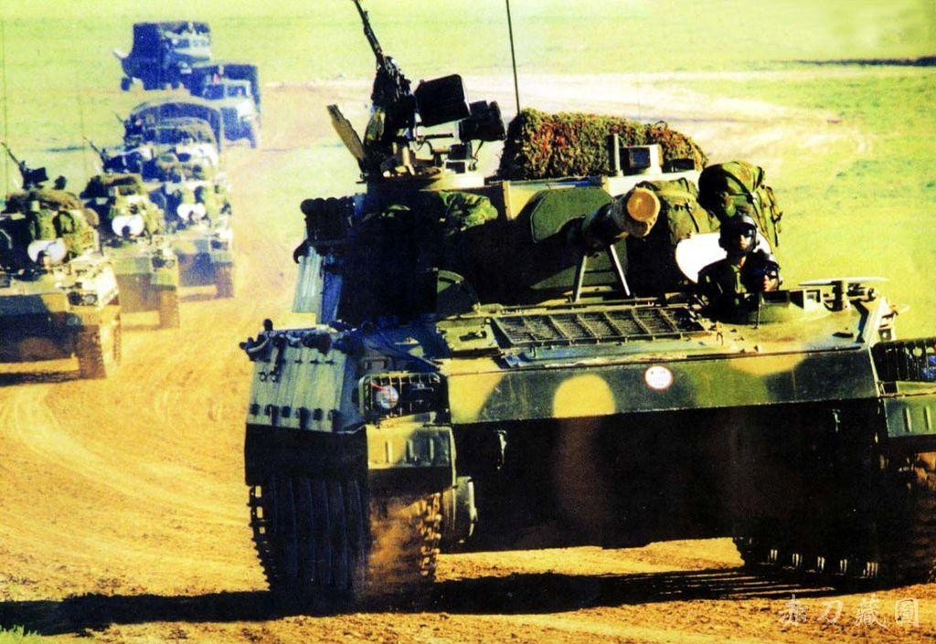 Điểm yếu nhất của xe đó là khi muốn lội nước phải sử dụng các thiết bị lội nước chuyên dụng, tuy nhiên thời gian lắp đặt hệ thống lội nước cho khẩu pháo tự hành này chỉ tốn khoảng 10 phút. Nguồn ảnh: 22AB.