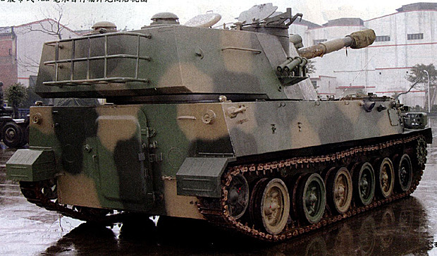 Thực chất, khẩu pháo lựu SH-3 có rất nhiều chi tiết được sao chép lại từ khẩu lự pháo D-30 của Liên Xô trước đây đặc biệt là chi tiết nòng pháo. Nòng pháo của nó có khả năng bắn với tốc độ tối đa khoảng 6 - 8 viên mỗi phút. Nguồn ảnh: Seesaa.