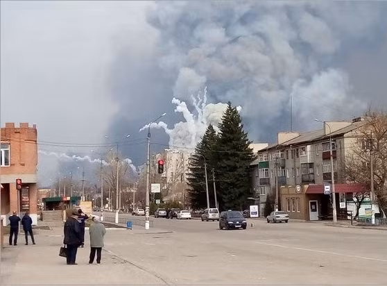 Theo các thông tin ban đầu được các công tố viên Ukraine cho biết, vụ nổ kho đạn có dấu hiệu cố ý phá hoại. Nguồn ảnh: Chosul.