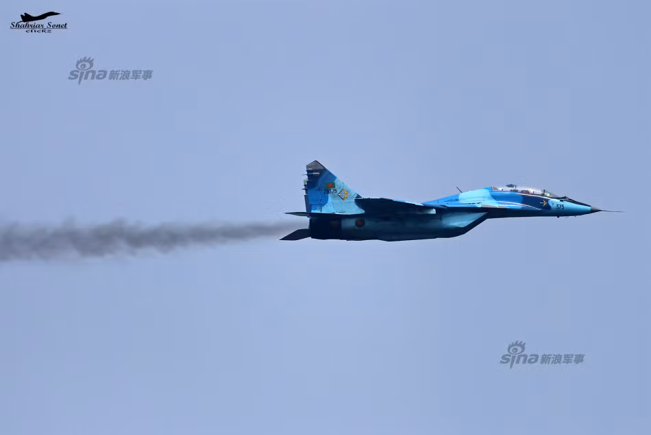 Trong khi đó, số lượng MiG-29 của Bangladesh là khá ít ỏi - chỉ 8 chiếc gồm 6 chiếc MiG-29B và 2 MiG-29UB hai chỗ ngồi dùng cho huấn luyện. Nguồn ảnh: Sina.