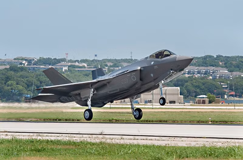 Ngoài ra, việc tăng cường các hoạt động quân sự phối hợp với lực lượng Nhật Bản và Hàn Quốc cũng được coi là cách Mỹ giảm bớt tầm ảnh hưởng về mặt quân sự của Trung Quốc trong khu vực này. Nguồn ảnh: Cosmos.