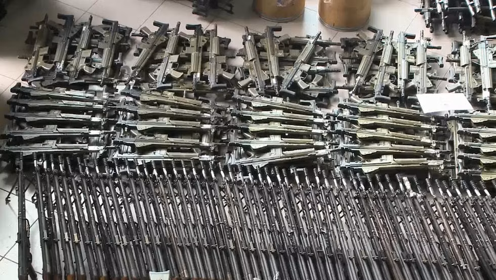 Lượng vũ khí này đủ để trang bị cho một... sư đoàn. Nguồn ảnh: QQ.