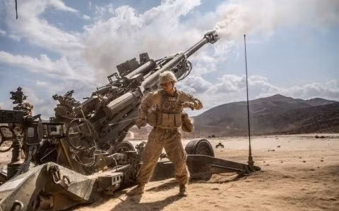 Đây vấn đề đã tồn tại từ rất lâu trong lịch sử chiến tranh và khi khoảng cách tấn công càng được kéo xa bởi sự góp mặt của nhiều loại thiết bị chiến tranh hiện đại thì vấn nạn "bắn nhầm quân mình" vẫn sẽ còn tồn tại mà không có cách nào giải quyết triệt để được. Nguồn ảnh: Washington.