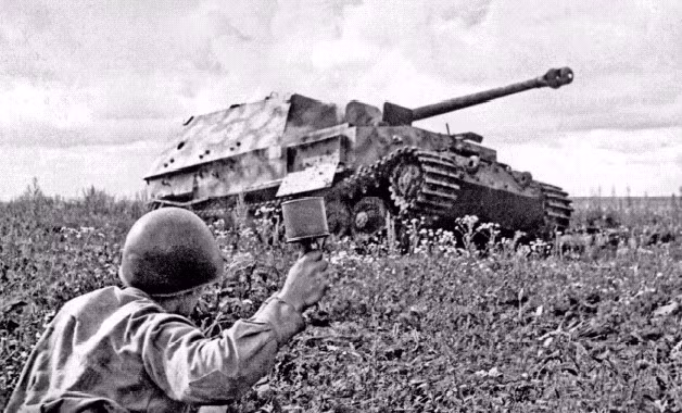 Lựu đạn chống tăng RPG 40 của Liên Xô, trong thời kỳ đầu chiến tranh khi các loại vũ khí chống tăng còn khá thô sơ và ít hiệu quả thì RPG 40 là một trong các loại vũ khí chống tăng được binh lính Liên Xô sử dụng nhiều nhất. Nguồn ảnh: Goodmen.