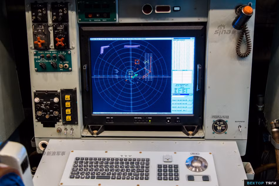 Bên cạnh đó, các thiết bị máy móc điện tử mới đem lại khả năng xử lý dữ liệu nhanh hơn, khả năng theo dõi tín hiệu tăng lên và cải thiện khả năng phát hiện mục tiêu trên không. Nguồn ảnh: Sina.