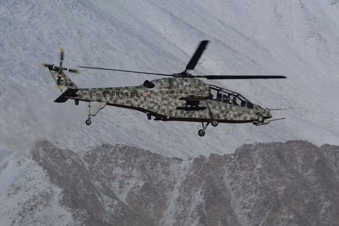 Toàn bộ chương trình nghiên cứu chế tạo trực thăng chiến đấu hạng nhẹ của Ấn Độ tốn khoảng 56 triệu USD, các mẫu trực thăng thử nghiệm HAL được ra đời có giá 20 triệu USD cho mỗi chiếc, khi được sản xuất hàng loạt, giá của mỗi chiếc HAL sẽ còn thấp hơn nữa. Theo các nguồn tin, hiện Lục quân Ấn Độ đã đặt hàng 114 chiếc, trong khi không quân muốn mua 65 chiếc. Nguồn ảnh: Indiatimes.