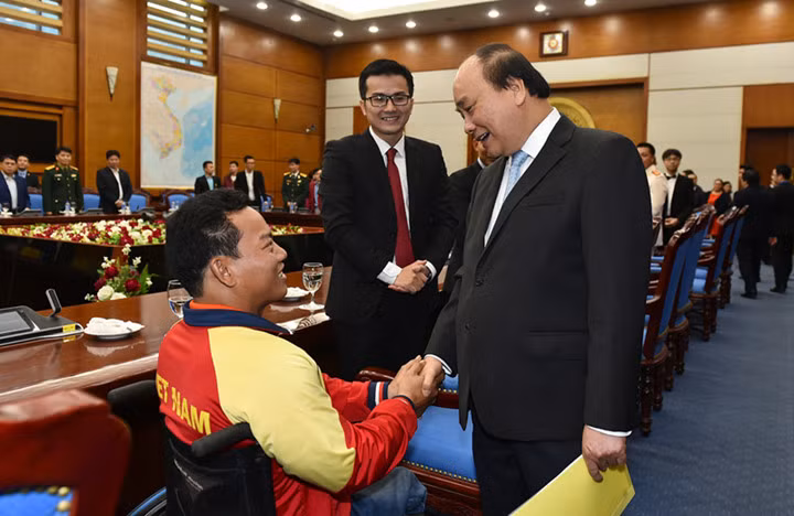 Thủ tướng đánh giá, những gương mặt được vinh danh lần này đều là những người hết sức thông minh, tài năng, dũng cảm và có lòng đam mê sáng tạo, không ngừng học hỏi, vươn lên.