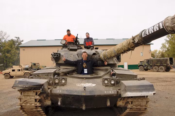 Tại một số bang của Mỹ, việc sở hữu xe tăng và xe thiết giáp trong nhà là điều hoàn toàn... hợp lệ. Chính điều đó đã tạo điều kiện để các tư nhân có khả năng sở hữu những bộ sưu tập xe tăng cổ cho riêng mình. Nguồn ảnh: Bemil.