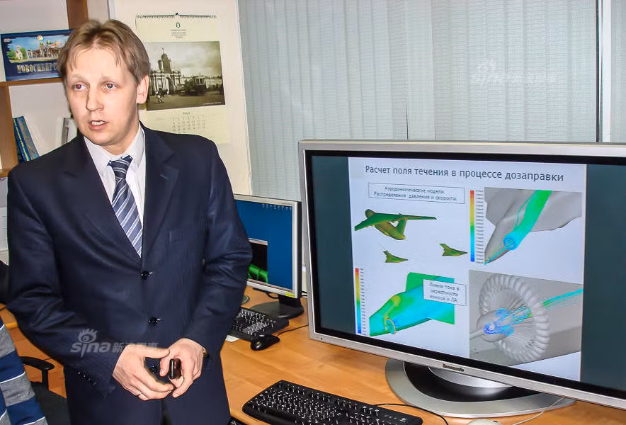 Các bài mô phỏng tình huống tác chiến thật như nạp nhiên liệu trên không, không chiến, tấn công mục tiêu mặt đất hay bị áp chế điện tử đều được mô phỏng thật nhất có thể. Nguồn ảnh: Sina.