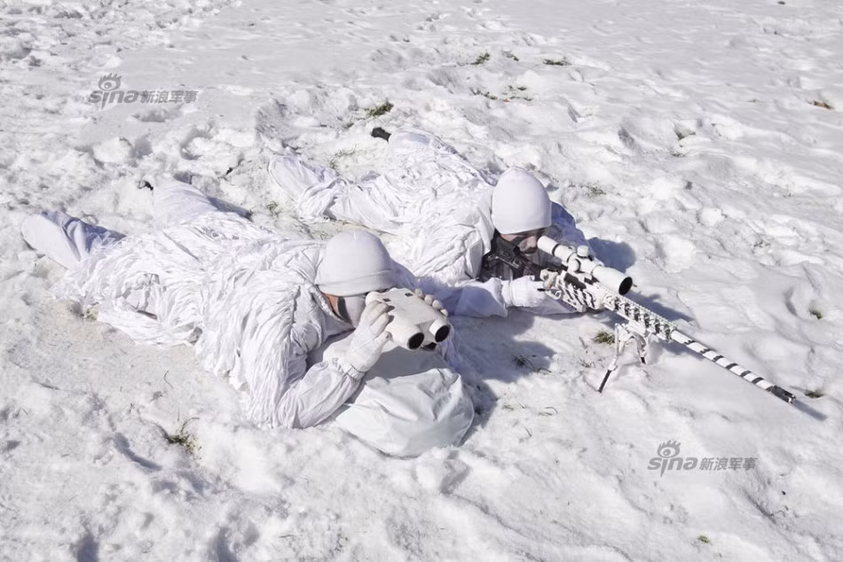 Lực lượng bắn tỉa có nhiệm vụ trinh sát được ngụy trang kín mít cực kỳ khó phát hiện. Nguồn ảnh: Sina.