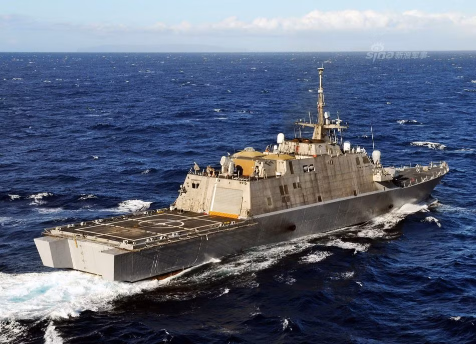 Năm 2012, trải qua một loạt các kiểm tra của lực lượng Hải quân Mỹ, con tàu này đã bị đánh dấu "không đạt" nghĩa là nó không đáp ứng đủ các yêu cầu khắt khe về kỹ thuật được Hải quân Mỹ đặt ra. Nguồn ảnh: Sina.