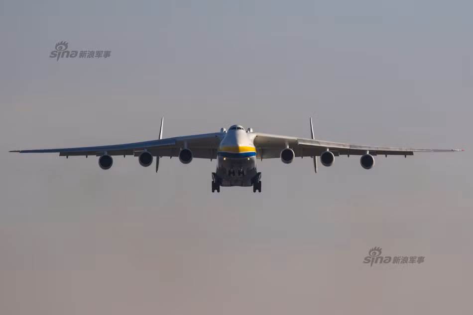 Trên thực tế, từ cuối năm ngoái phía Trung Quốc đã thỏa thuận mua lại một chiếc máy bay vận tải An-225 đang chế tạo dở từ Ukraine. Tuy nhiên, đến nay việc bàn giao cũng như chế tạo vẫn là câu hỏi bỏ ngỏ. Nguồn ảnh: Sina.