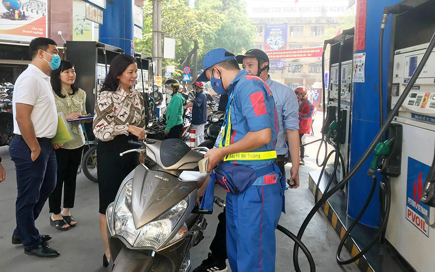 So Cong Thuong Ha Noi kiem tra tinh hinh cung ung xang dau