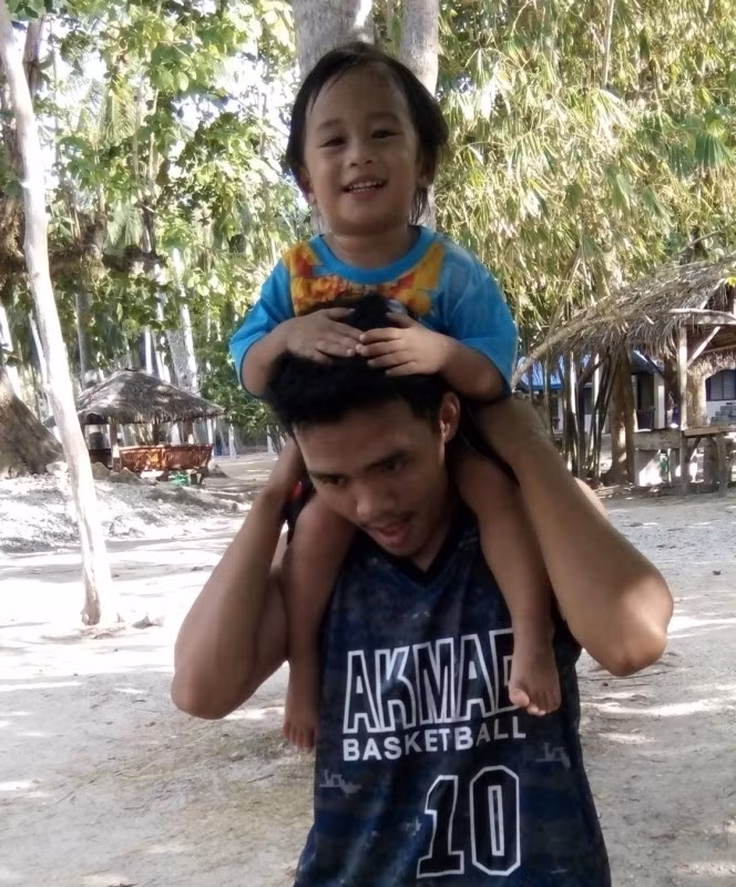 Bi dam xe, nhung nguoi bi hai lai lam dieu ai cung cam dong-Hinh-3