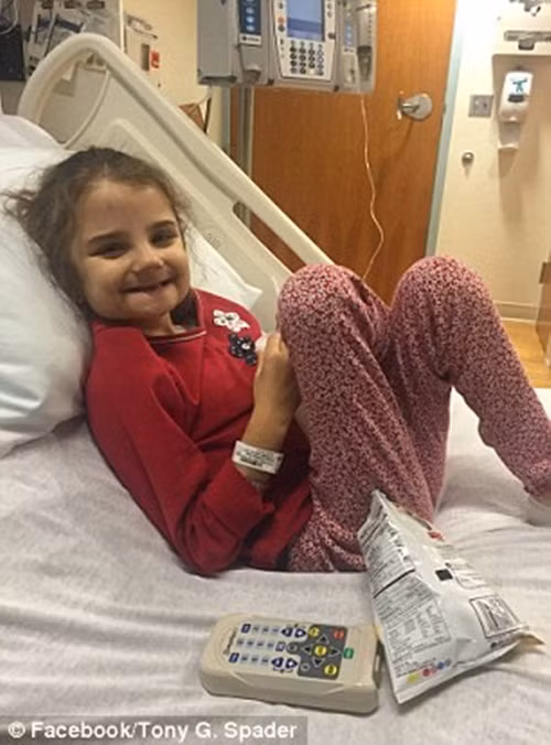 Niu keo hanh phuc cho em gai, nguoi anh lam dieu cam dong nay