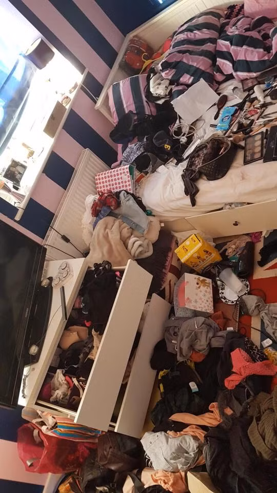 Được biết, cuộc thi phòng ngủ bẩn nhất nước Anh này được tổ chức hàng năm bởi cửa hàng nội thất phòng ngủ Time4Sleep. (Nguồn The Sun)