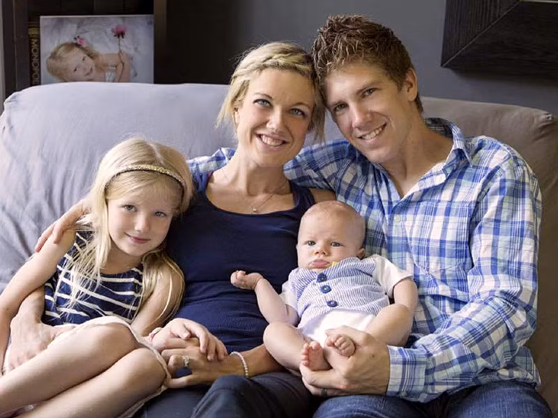 Be 5 tuoi cuu song ca gia dinh va phep mau ky dieu